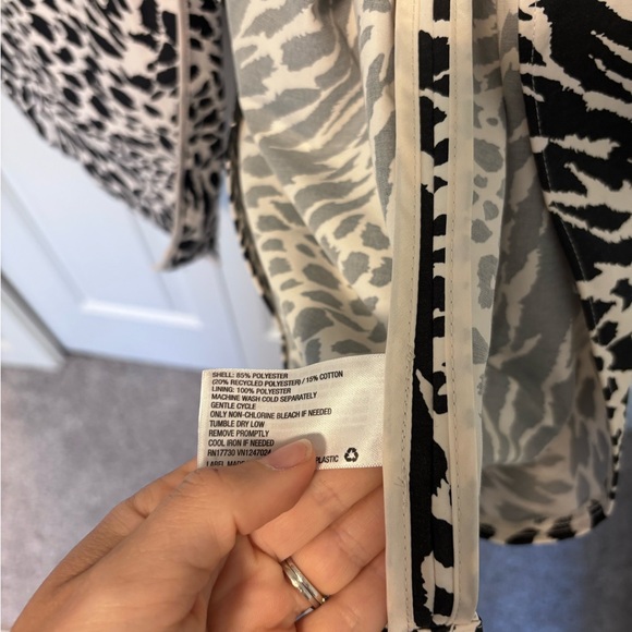 Stylish Black and White Animal Print Trench Coat, XXS - Picture 4 of 4